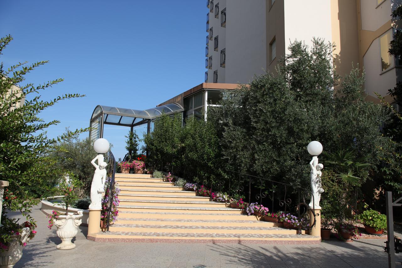 Hotel Plaza Llido Degli Estensi Eksteriør billede