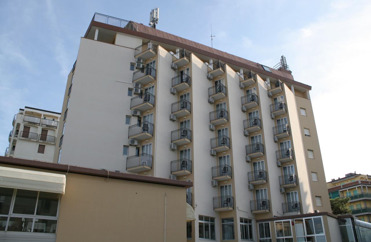 Hotel Plaza Llido Degli Estensi Eksteriør billede