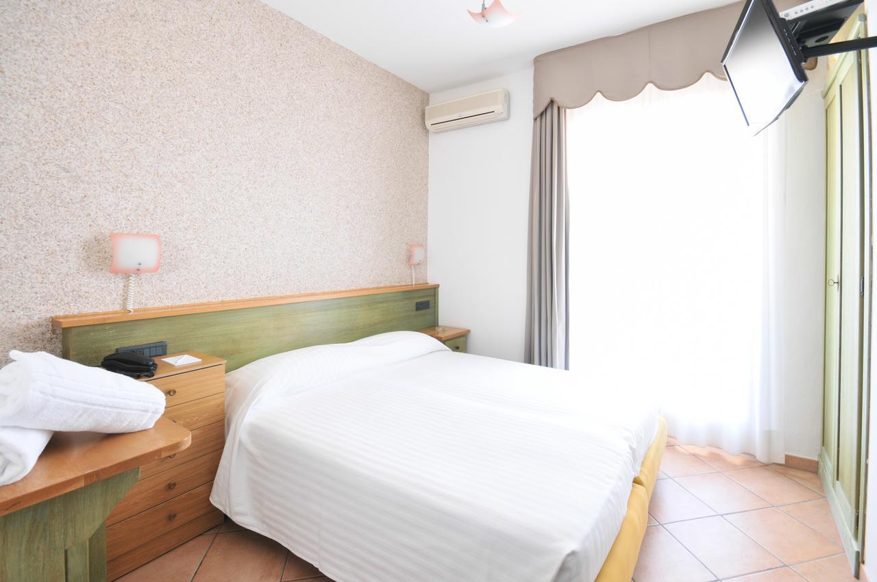 Hotel Plaza Llido Degli Estensi Eksteriør billede