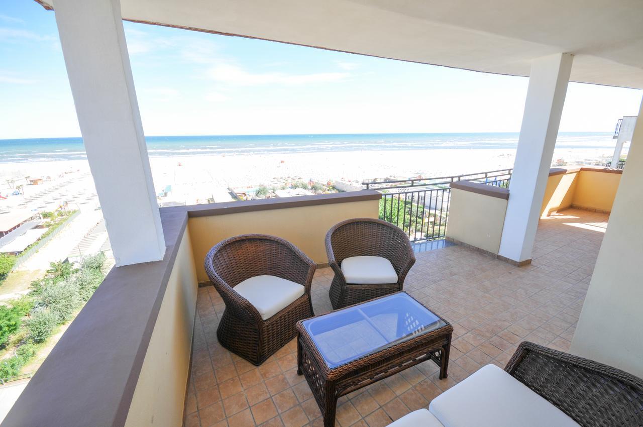 Hotel Plaza Llido Degli Estensi Eksteriør billede