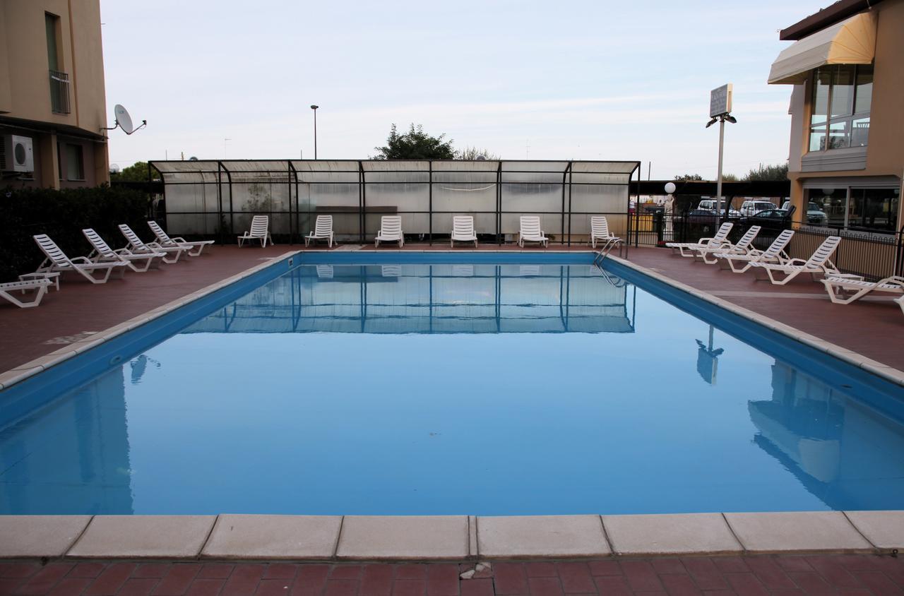 Hotel Plaza Llido Degli Estensi Eksteriør billede
