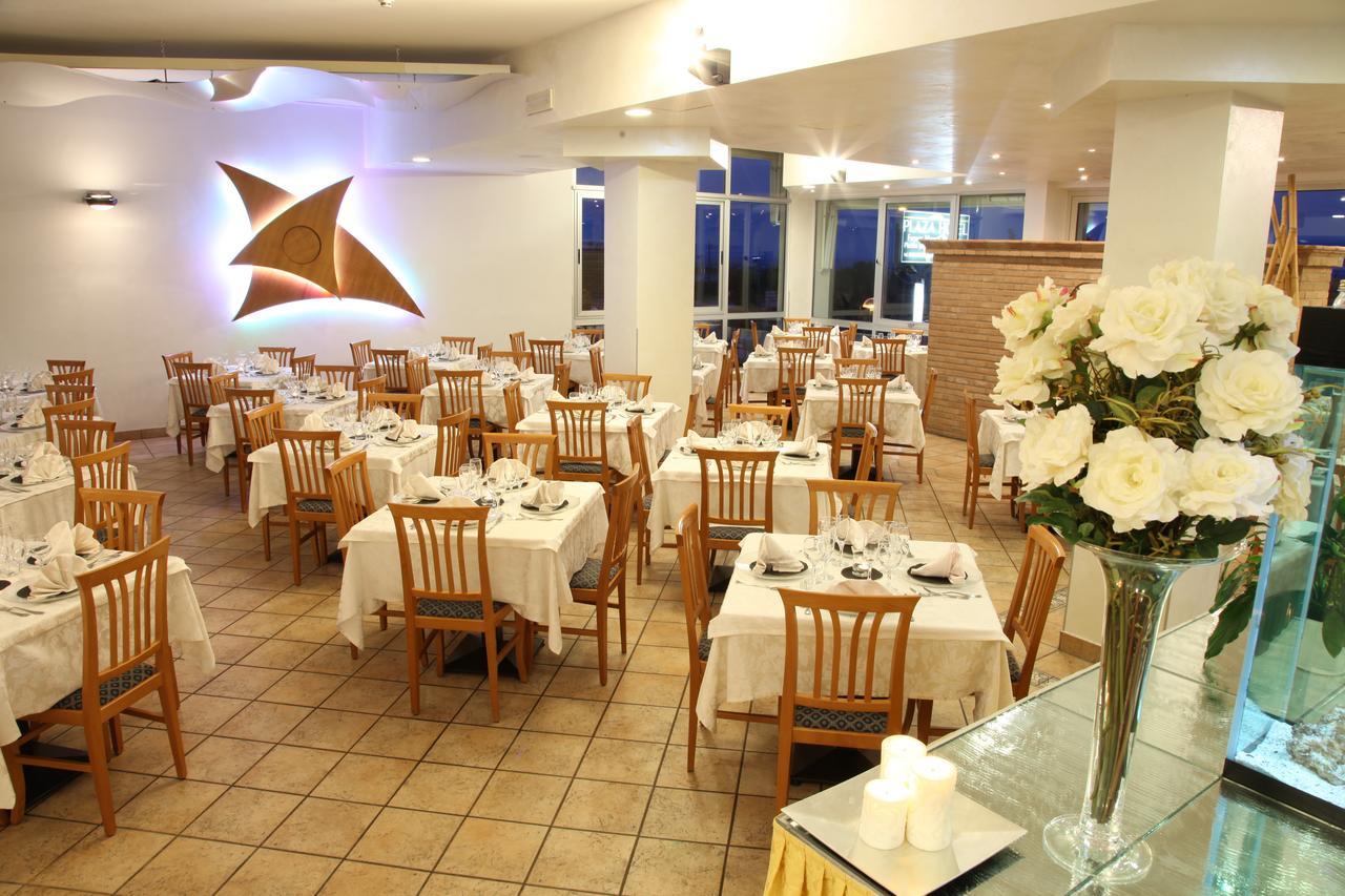 Hotel Plaza Llido Degli Estensi Eksteriør billede