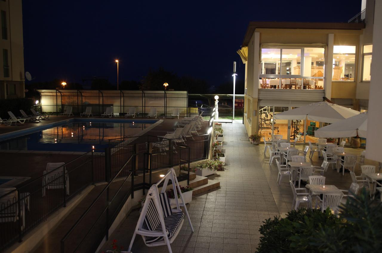 Hotel Plaza Llido Degli Estensi Eksteriør billede