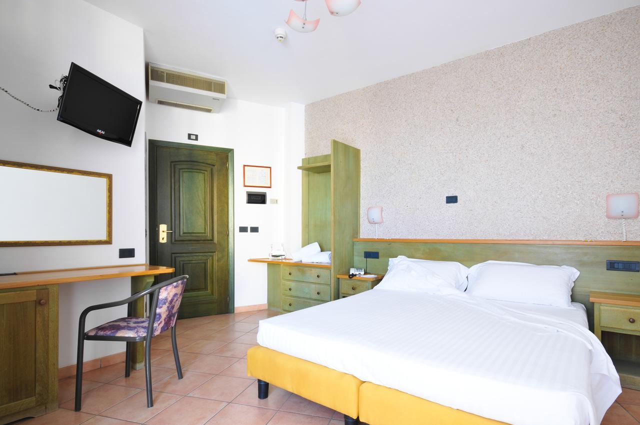 Hotel Plaza Llido Degli Estensi Eksteriør billede