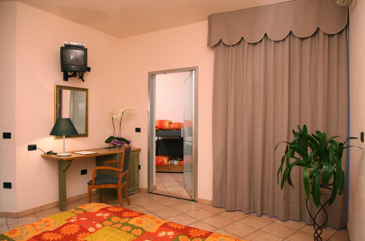 Hotel Plaza Llido Degli Estensi Eksteriør billede