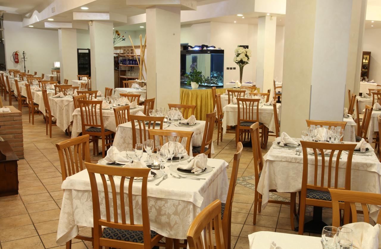 Hotel Plaza Llido Degli Estensi Eksteriør billede