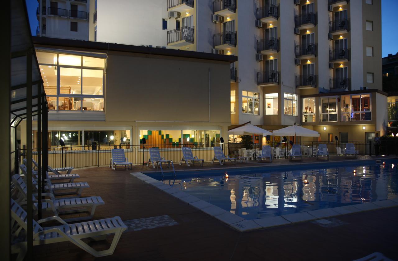 Hotel Plaza Llido Degli Estensi Eksteriør billede