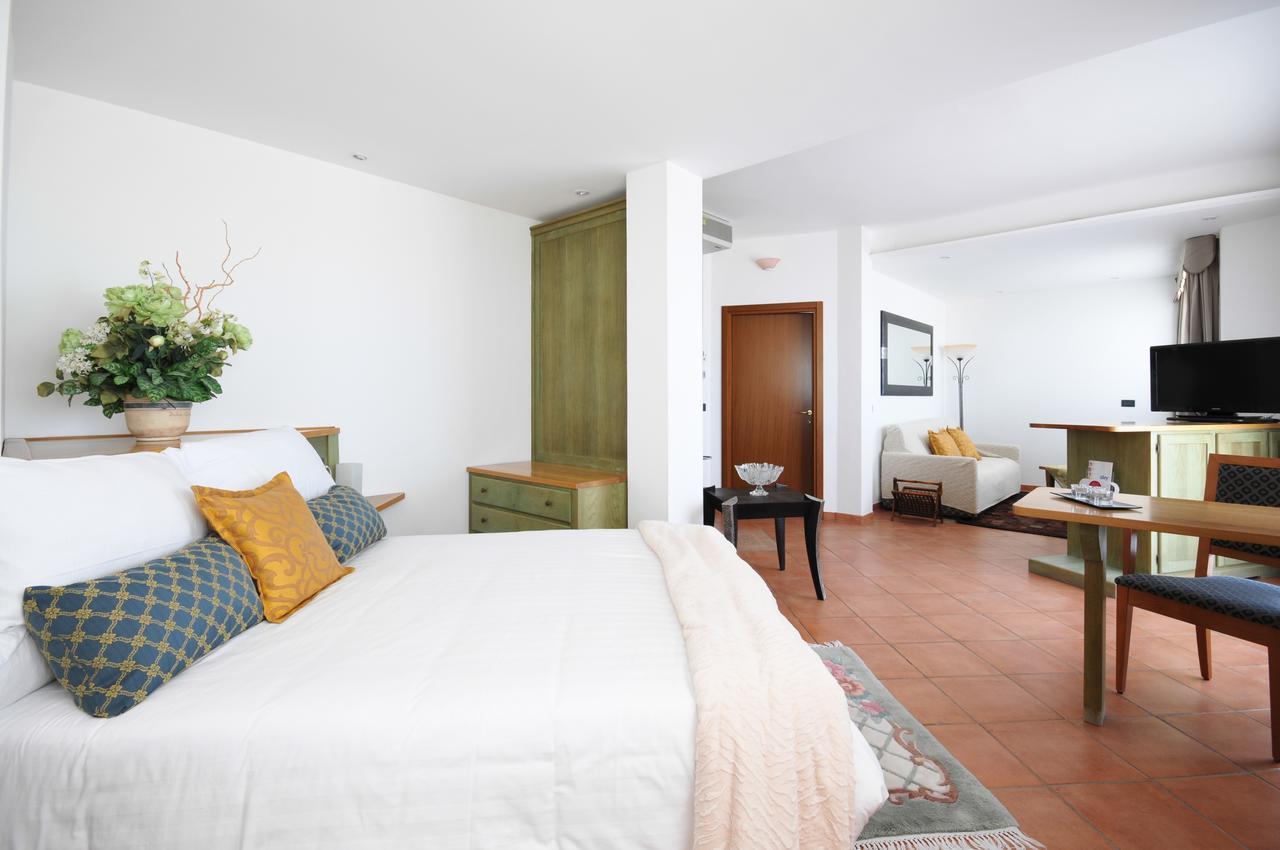 Hotel Plaza Llido Degli Estensi Eksteriør billede