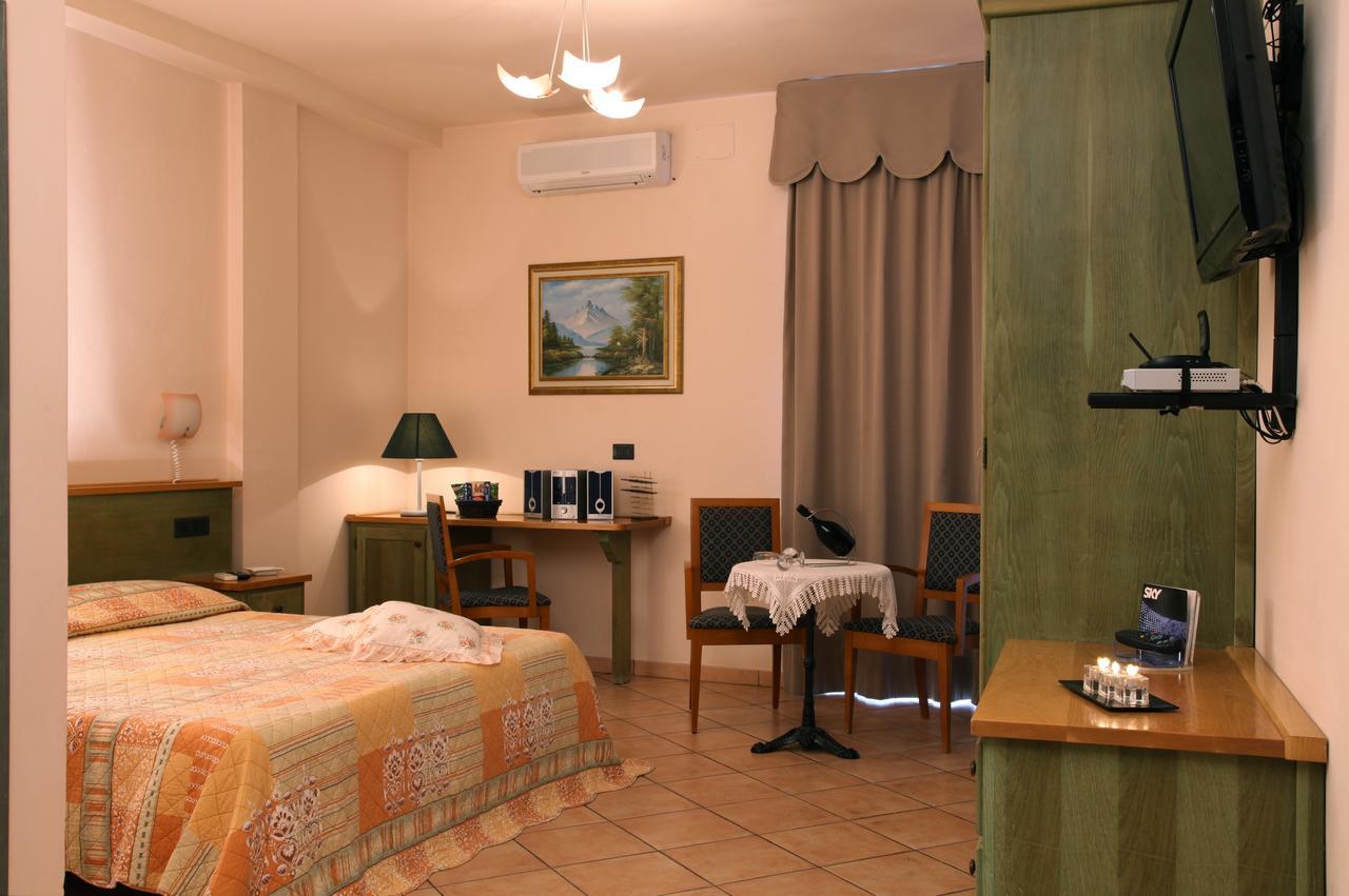 Hotel Plaza Llido Degli Estensi Eksteriør billede