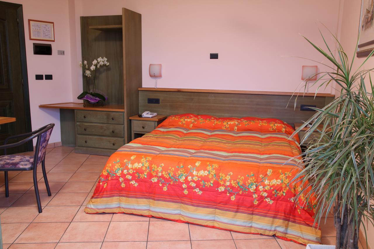 Hotel Plaza Llido Degli Estensi Eksteriør billede