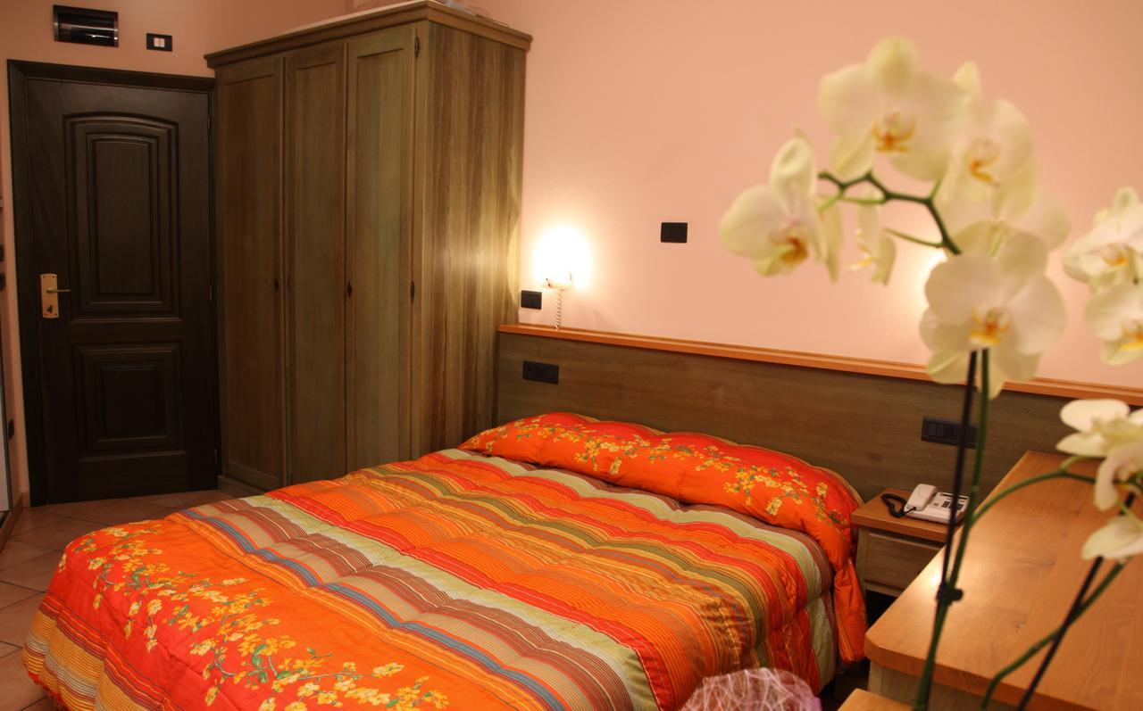 Hotel Plaza Llido Degli Estensi Eksteriør billede
