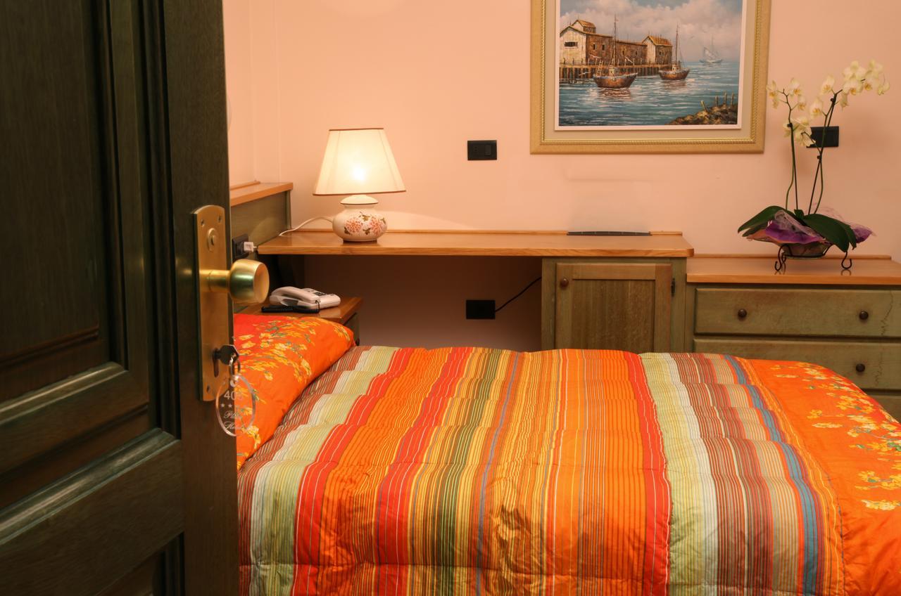 Hotel Plaza Llido Degli Estensi Eksteriør billede